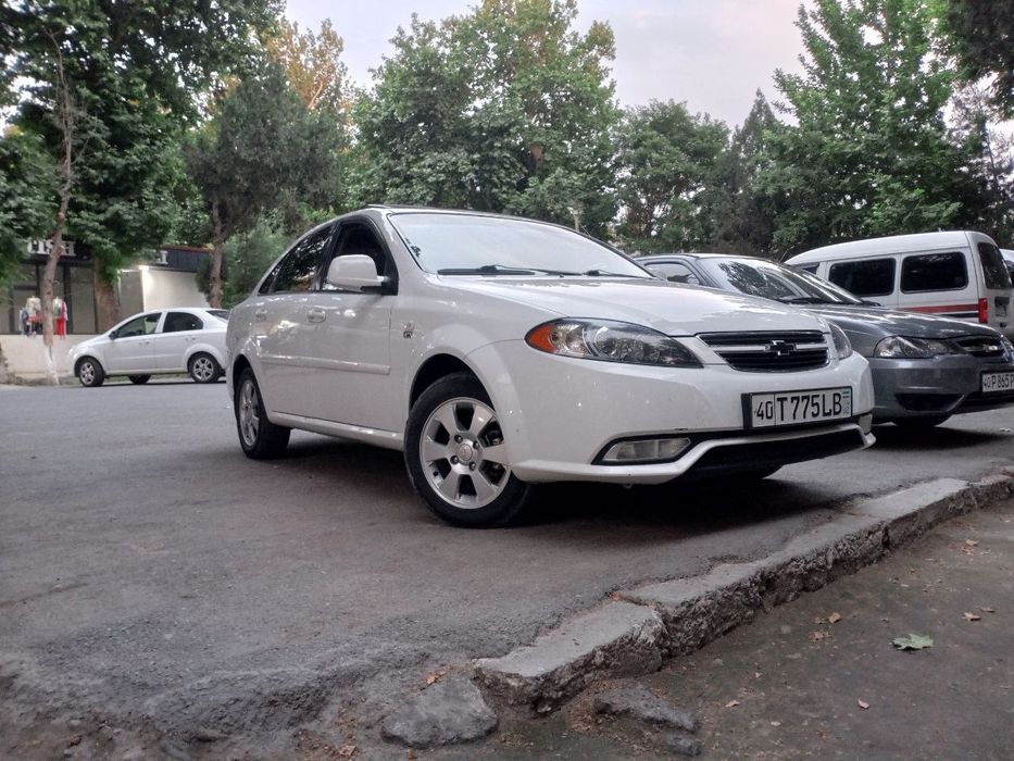 Srochni sotiladi Gentra