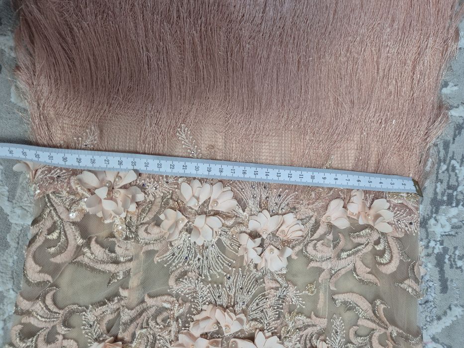 Rochie de ocazie cu franjuri si aplicații 3D