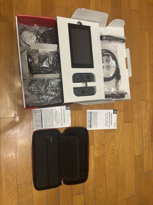 Продавам Nintendo Switch