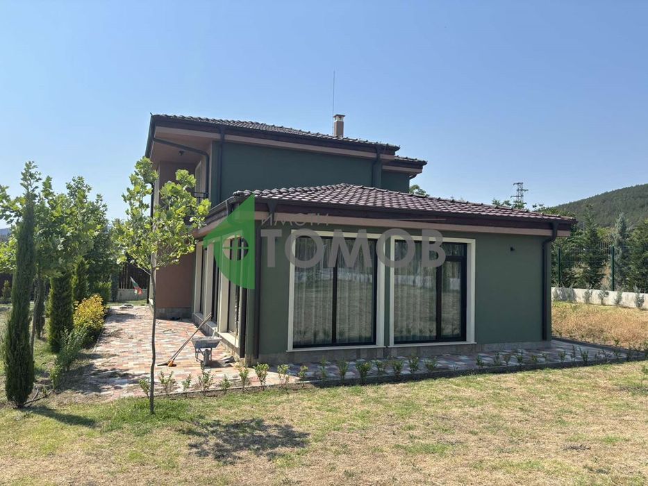 Бутикова двуетажна къща в близост до Стара Загора