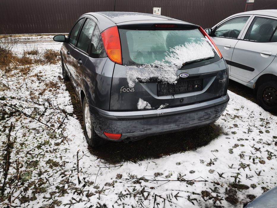 Dezmembrez ford focus 1.6 benzina