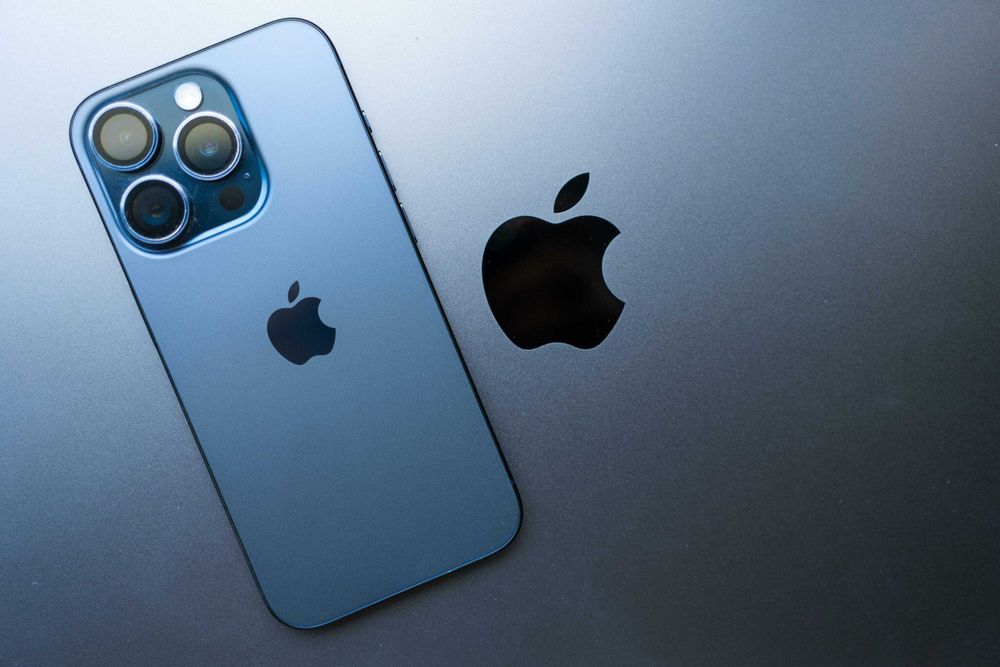 iPhone 15 Pro Max Blue Titanium (256 GB) + Оригинальный Адаптер