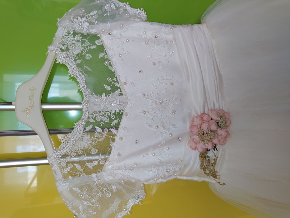 Шикарное и нежное платье для девочки