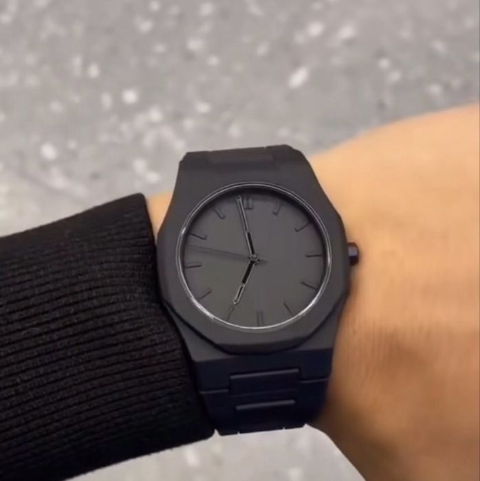 Черные Кварцевые Часы