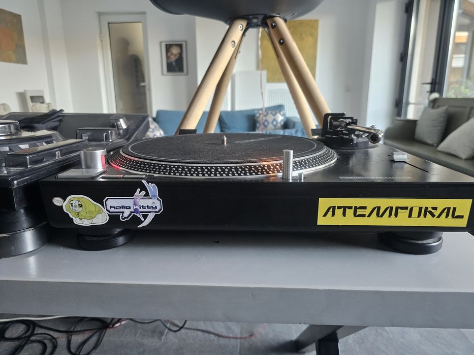 Vând Turntable-uri DJ Audio-Technica AT-LP120-USB + Reloop 2000 MK2

Audio-Technica AT-LP120-USB + Reloop

RP-2000 MK2