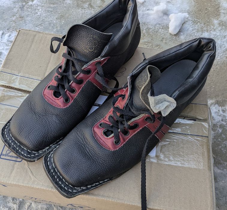 Лыжи, лыжные ботинки