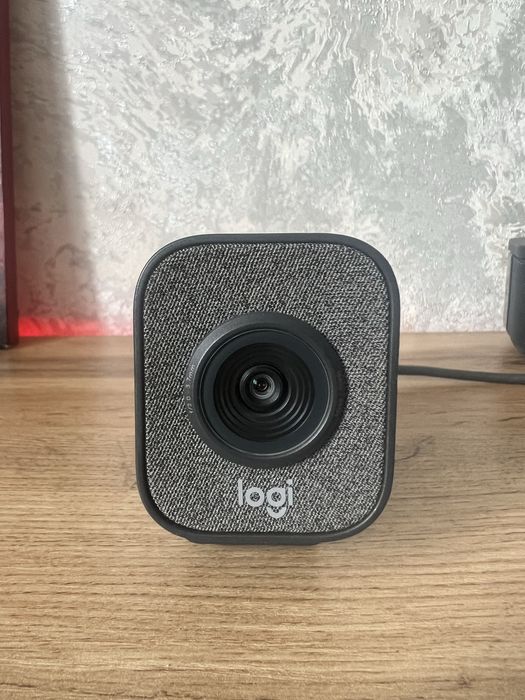 Веб-камера Logitech StreamCam Full HD