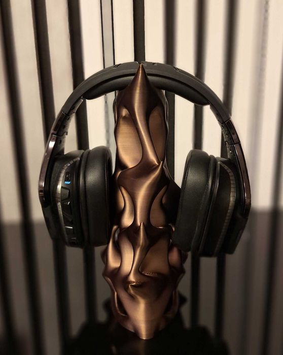 Suport/Stand  căști premium – design sculptural, finisaj metalic bronz