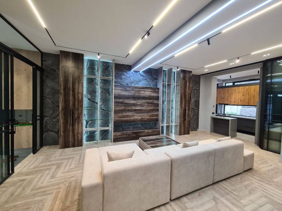 Продается Евро дом Центр луначарского