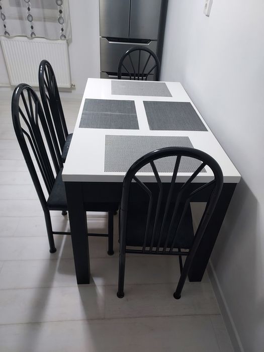 Vand Masa și scaune