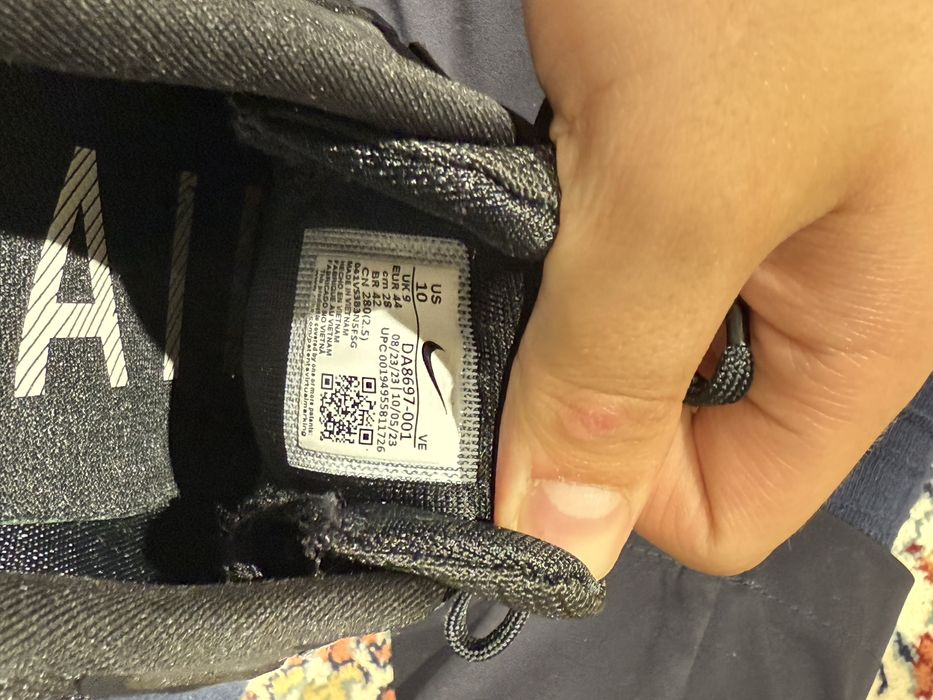 Продам кроссовки nike