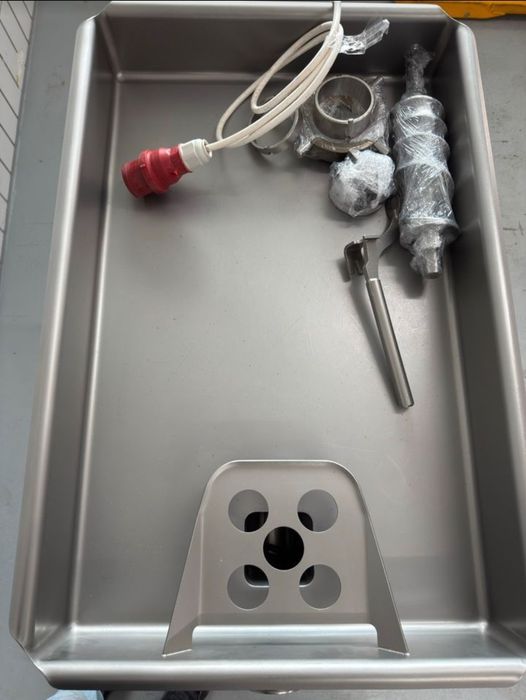 Masina de tocat carne Kolbe sw 100