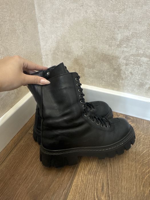 продам зимние ботинки