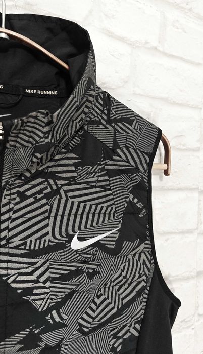 NIKE Оригинална дамска грейка / Яке Размер М