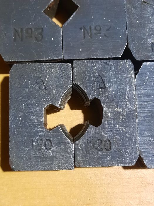 Продаю набор плашек. Лерка