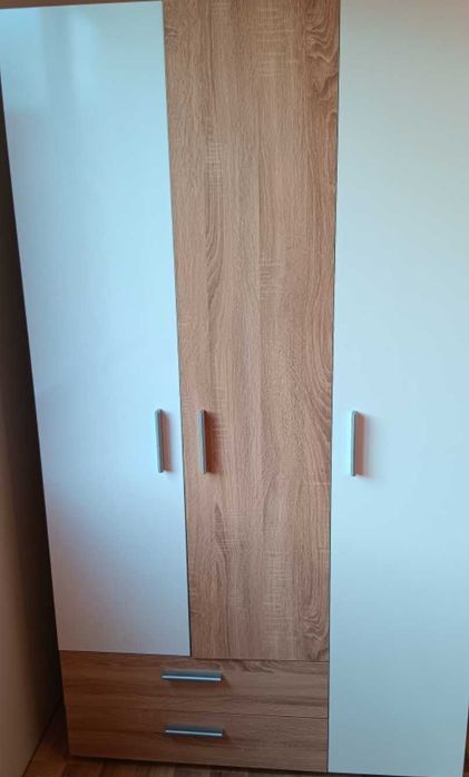 Гардероб трикрилен