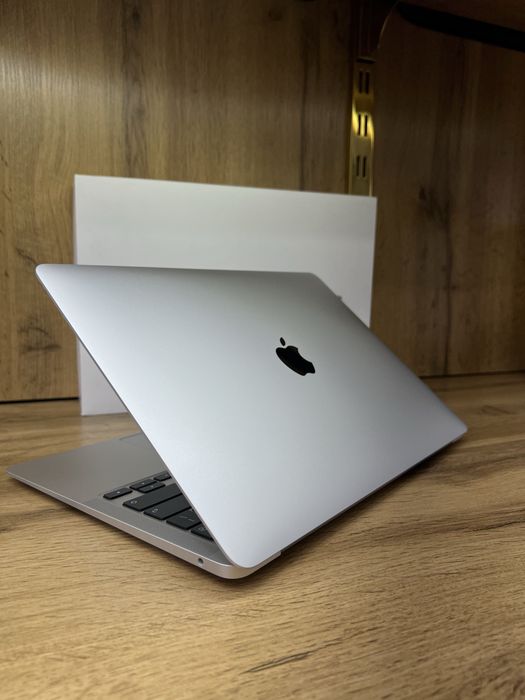 MacBook Air M1 8/512
