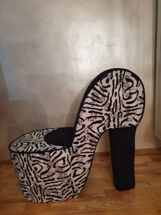 Fotoliu pantof animal print.