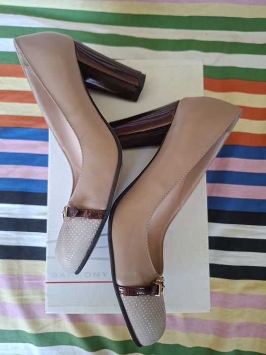 Pantof piele + piele întoarsă + lac