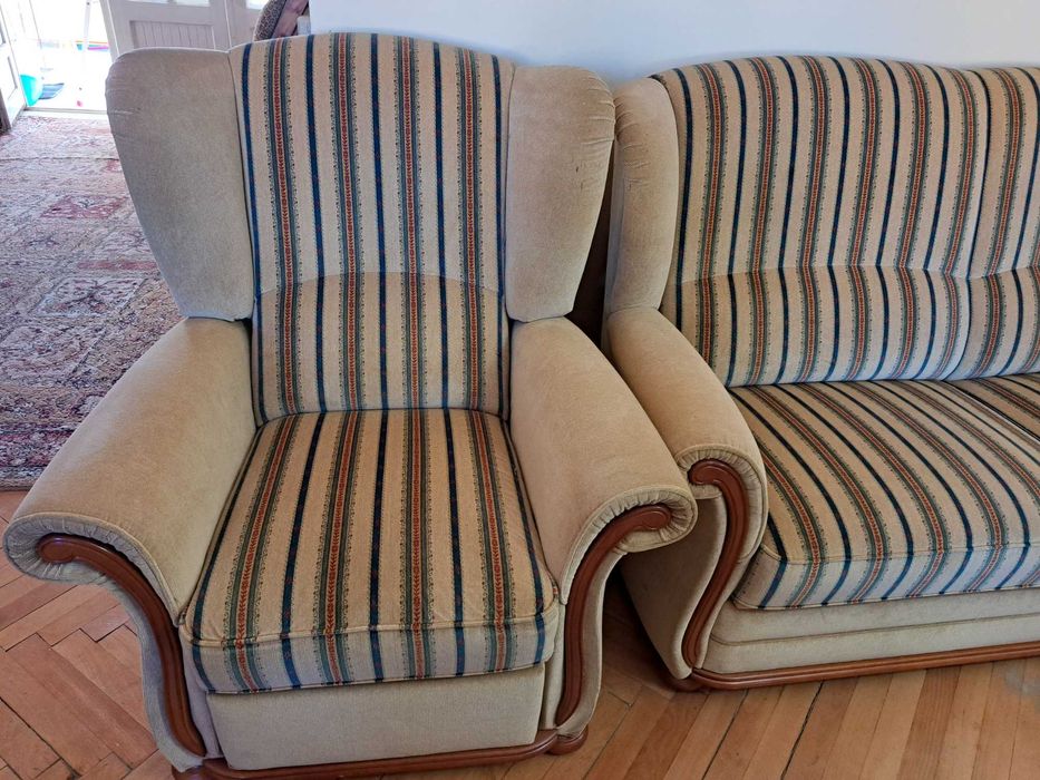 Vand Canapea din lemn masiv plus fotoliu reglabil