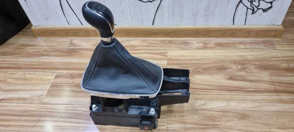 Рычаг МКПП в сборе с кулисой от Малибу 1 (вторая позиция)