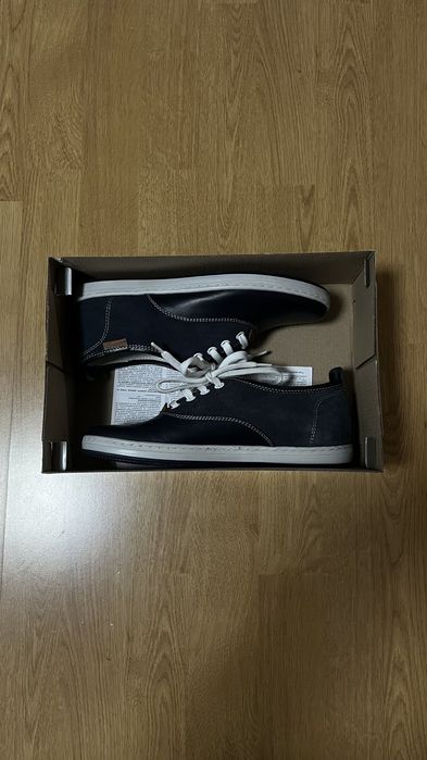 Нови спортни обувки