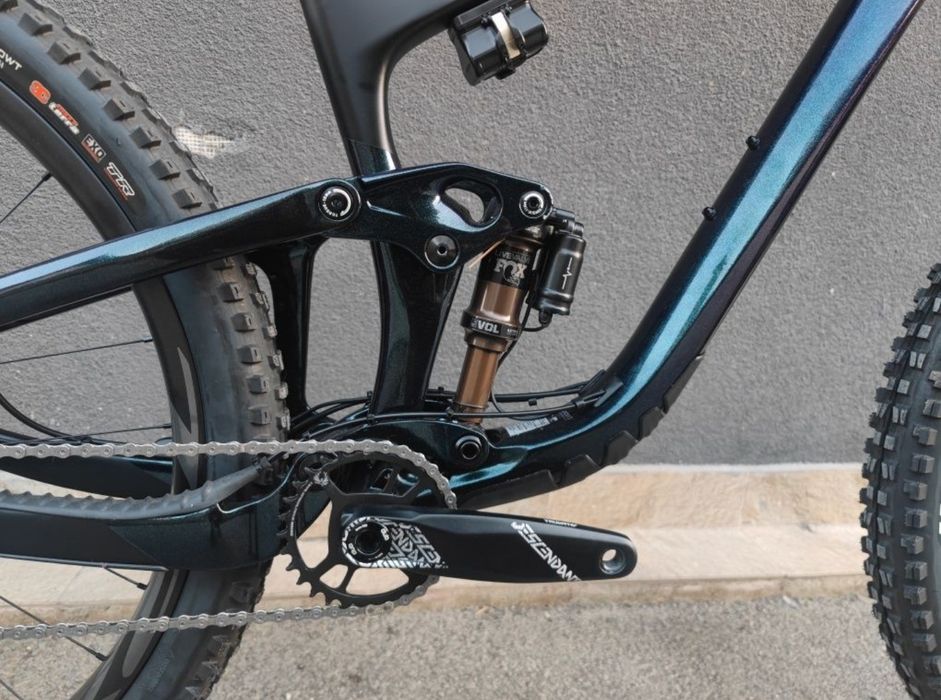 Нов Карбонов Велосипед 29" Giant 1х12 Sram Gx Fox Valve Live Bluetooth