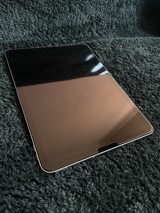 iPad Air 4 (2020) 64GB + Apple Pencil и аксесоари