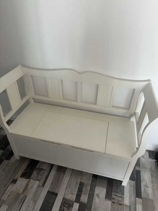 Banca alba cu spatiu depozitare