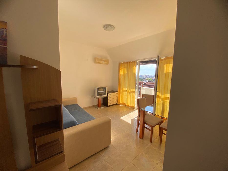 Продава се Многостаен апартамент в Свети Влас - 57 кв.м за 1141 €/кв.м - Снимка #1