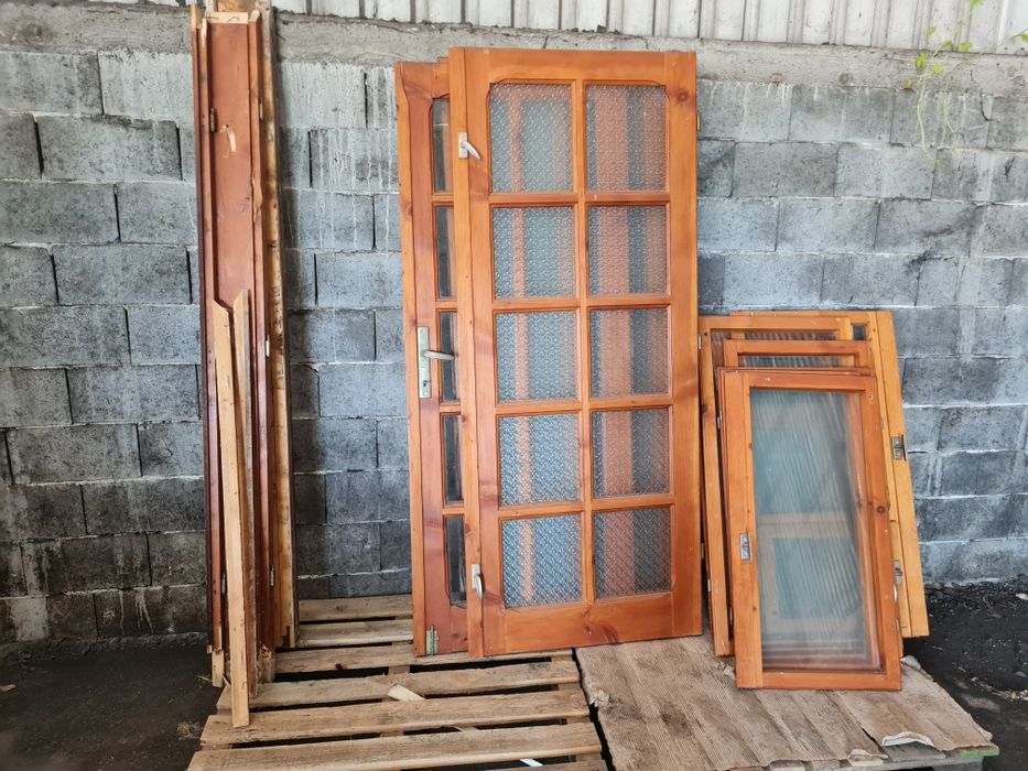 Дървена дограма много запазена