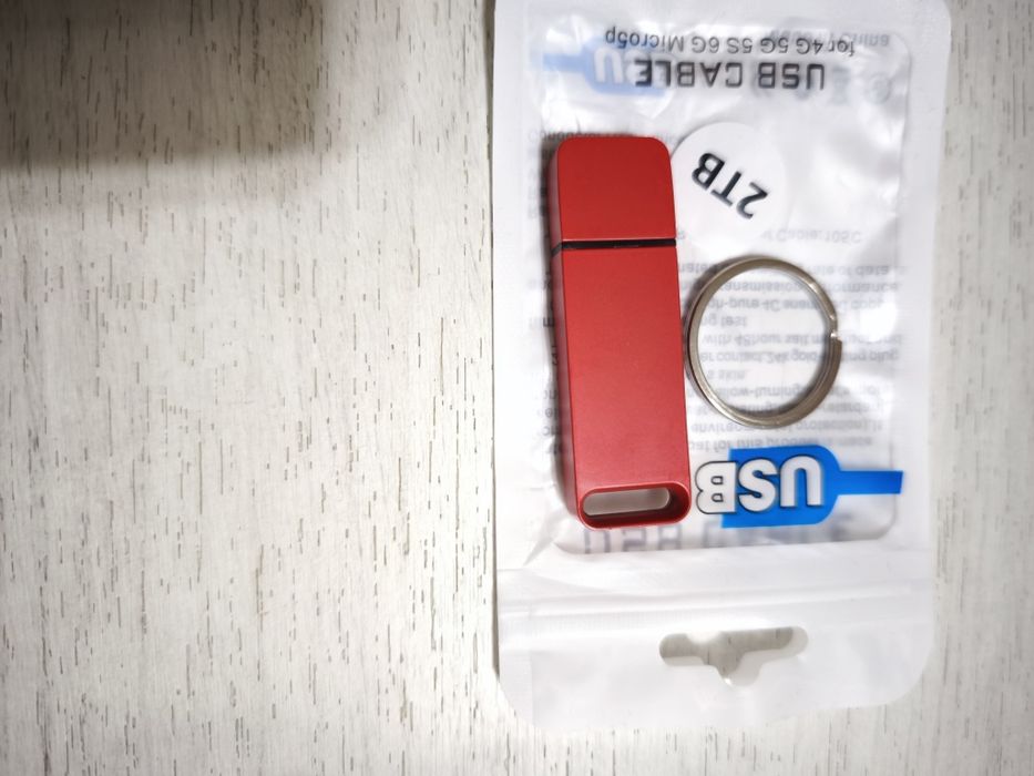 Продавам флашка SONY 2TB