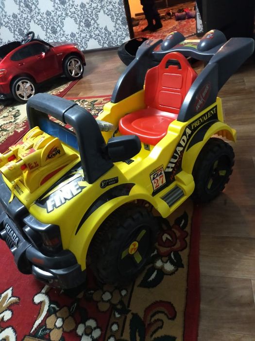 Машинка детская на аккумуляторе