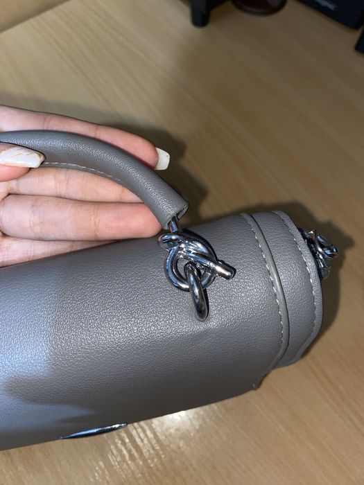 Серая маленькая сумочка 20х16см