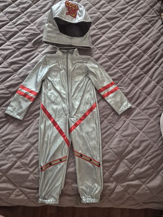 Новогодний костюм космонавт