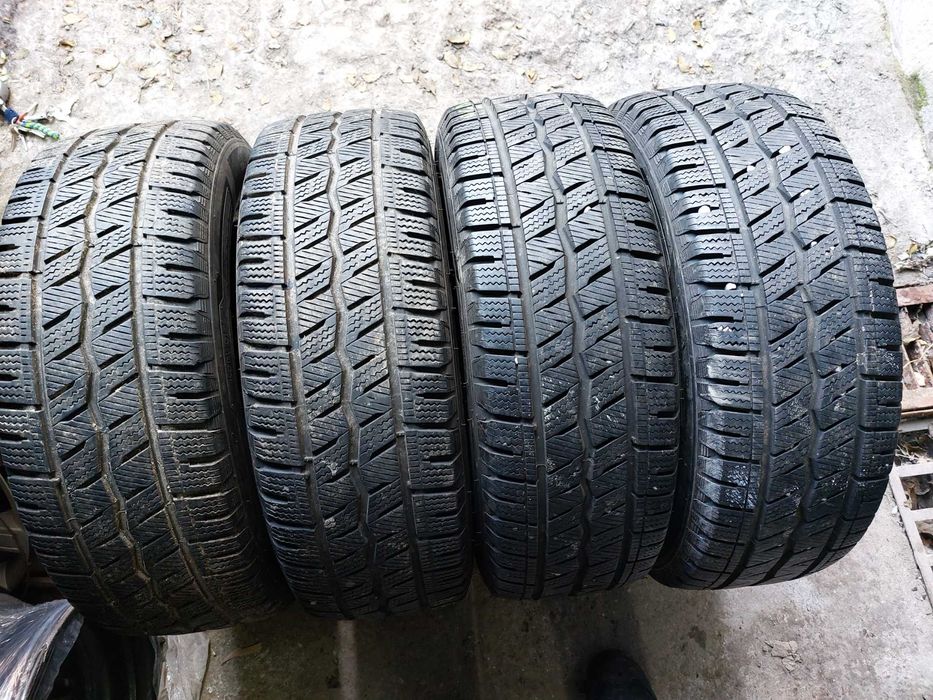 4 бр.зимни гуми Hankook 215 65 16С dot3419 Цената е за брой!