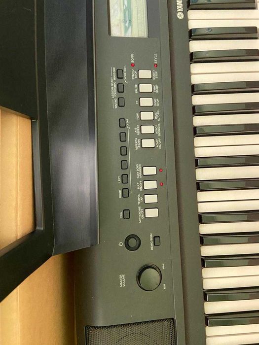Синтезатор  Yamaha