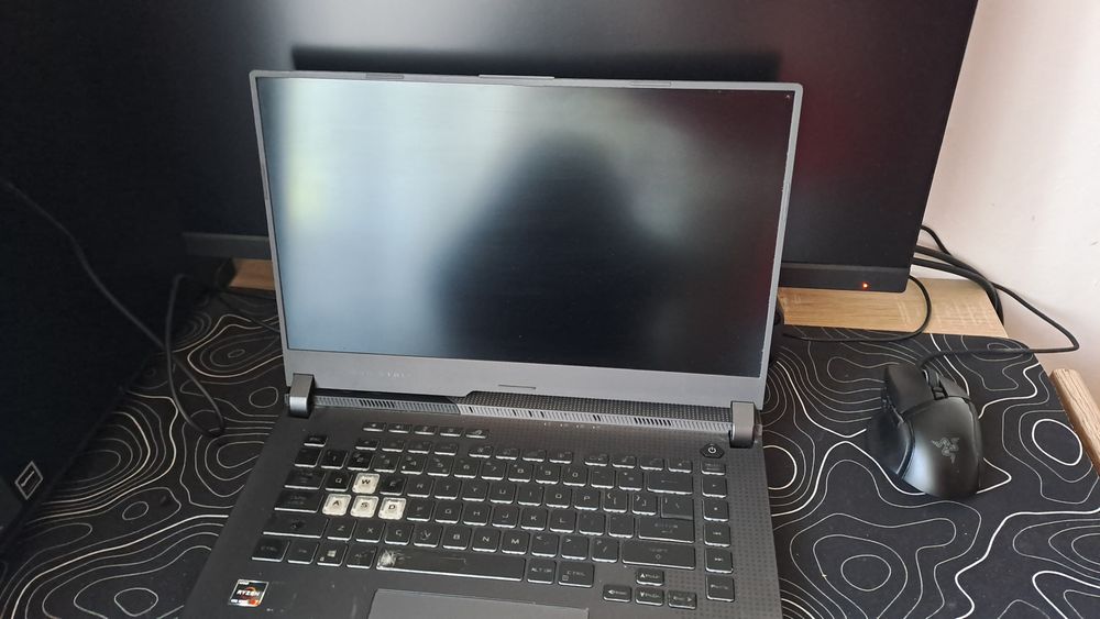 Laptop asus rog strix g15