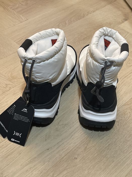 Продаются зимние ботинки