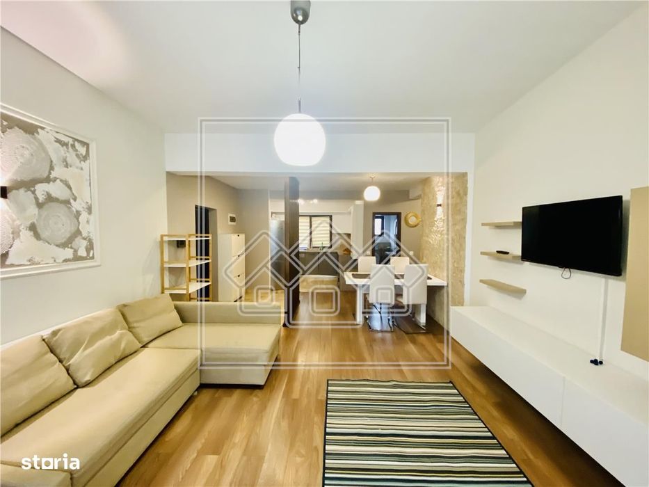 Apartament cu 3 camere si balcon mare, la cheie, terasa mare