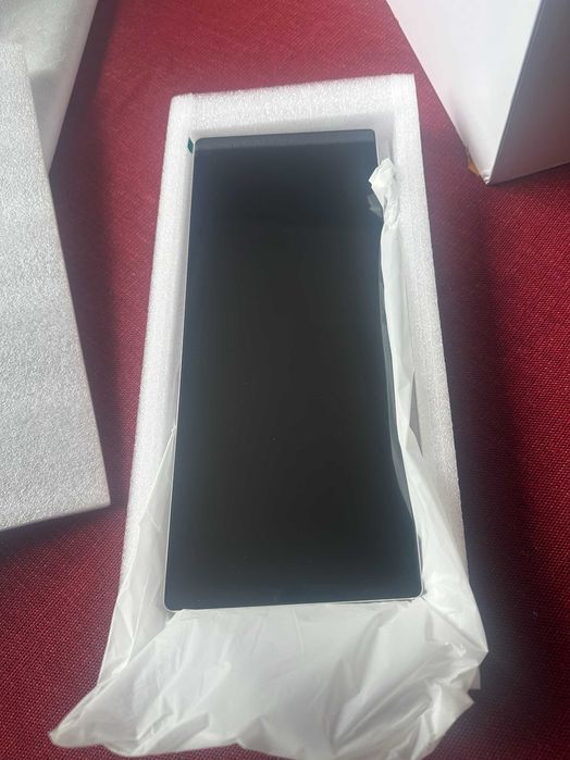 ЧИСТО НОВА Навигация за BMW F10 F11 apple car play