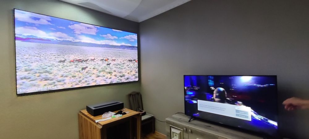 Смарт ТВ 65/75 vs лазерный короткофокусный проектор 4K projector