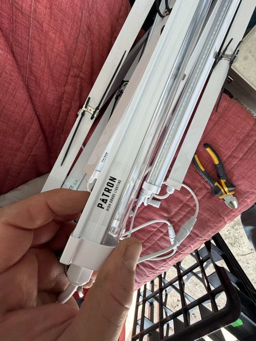 PATRON 2x18W Clone LED – Лед осветление за разсад