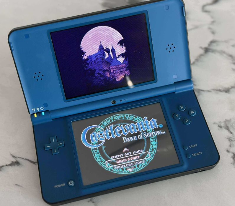 Перфектно Nintendo DSi XL - Blue + 134 игри Нинтендо Pokemon