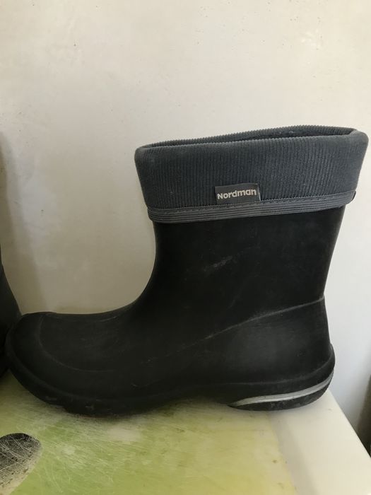 Резиновые сапоги