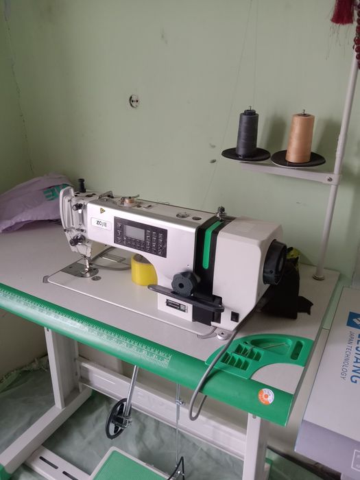 Zoje rusumli avtomat tikuv mashinasi sotiladi