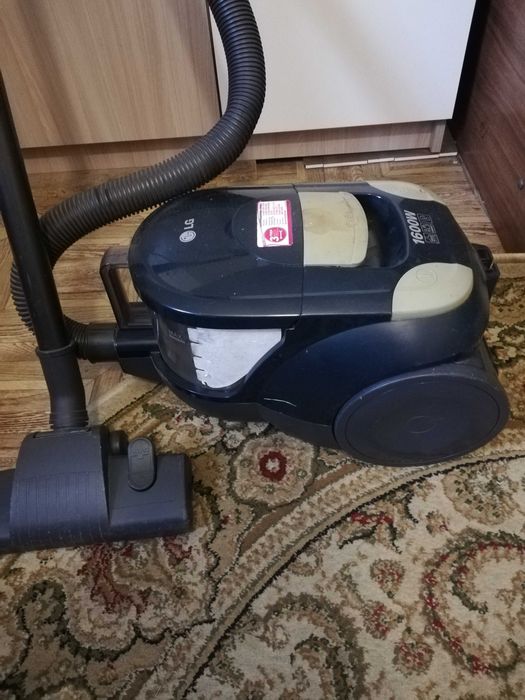 пылесос LG 1600wat