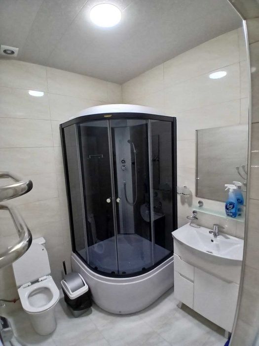 Mutloq yangi barcha sharoitlarga ega bolgan kunlik kvartira