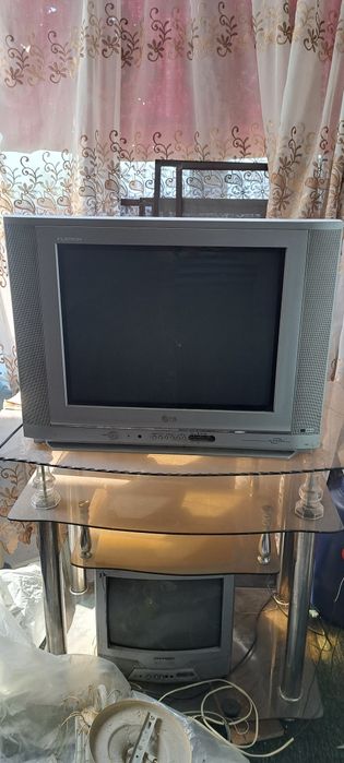 Продам телевизор