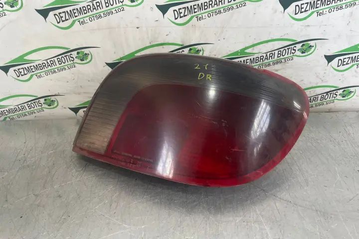 Lampa / Tripla stop dreapta pe aripa Toyota Yaris 2000 1.0 MT (68 hp)